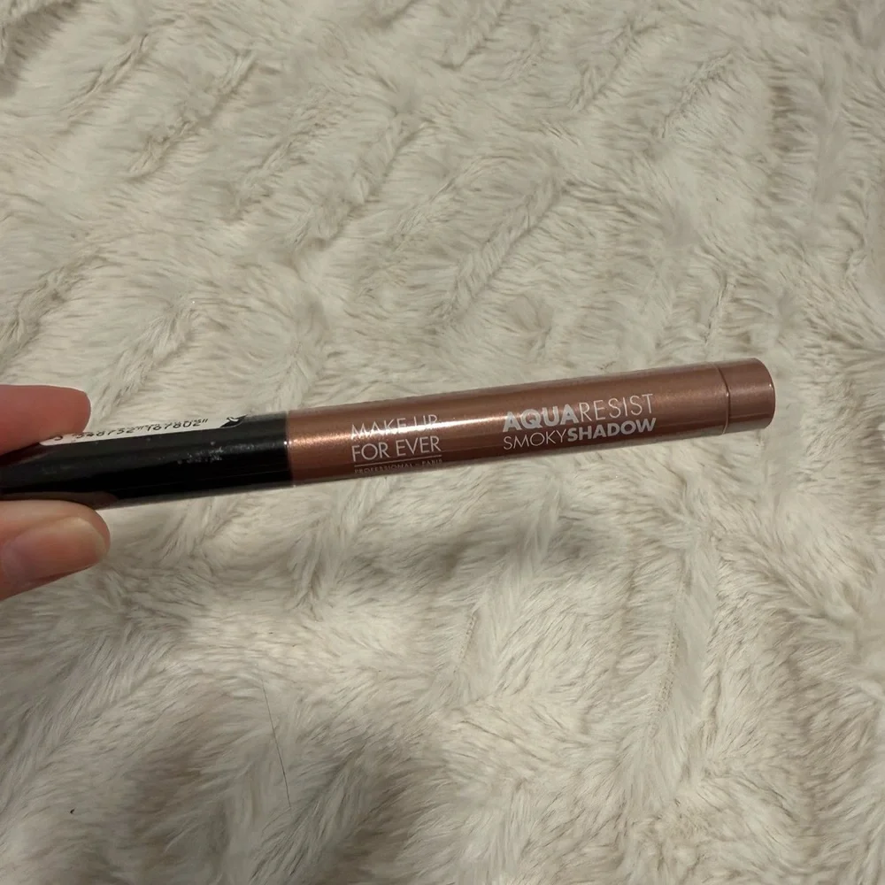 Makeup Forever use multi color